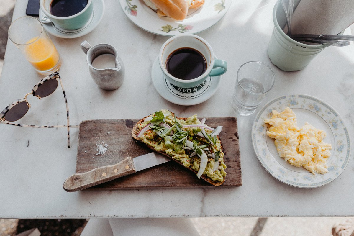 Jobenn2016's tweet image. Good morning, sweethearts. 🔅 What are you up to? I'm having breakfast with my favorite co-worker from the #WT office in L.A., Jolene. 

#SWLRP