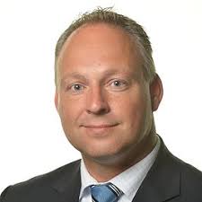 albertgoudberg's tweet photo. "Voor de VVD is een slot op de luchtvaart geen optie. Dat is funest voor ons vestigingsklimaat, voor de economie en het kost banen," aldus #RemcoDijkstra. De #VVD uitleggen dat door #klimaatverandering niet alles meer kan is als? Heeft u een goede vergelijking paraat? #Schiphol https://t.co/ktMVs1kGPX