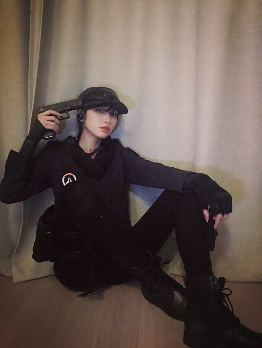 黒田瑞貴 サバゲーの装備一新したから自慢していいかい タイフォン柄ベースに Satカジュアルにしたみたいなの作りたくて今回一新しました シャツは好きなゲームのロゴ何個か入れてます 機能性もばっちり 誰かサバゲーいこう サバゲー好きrt求む