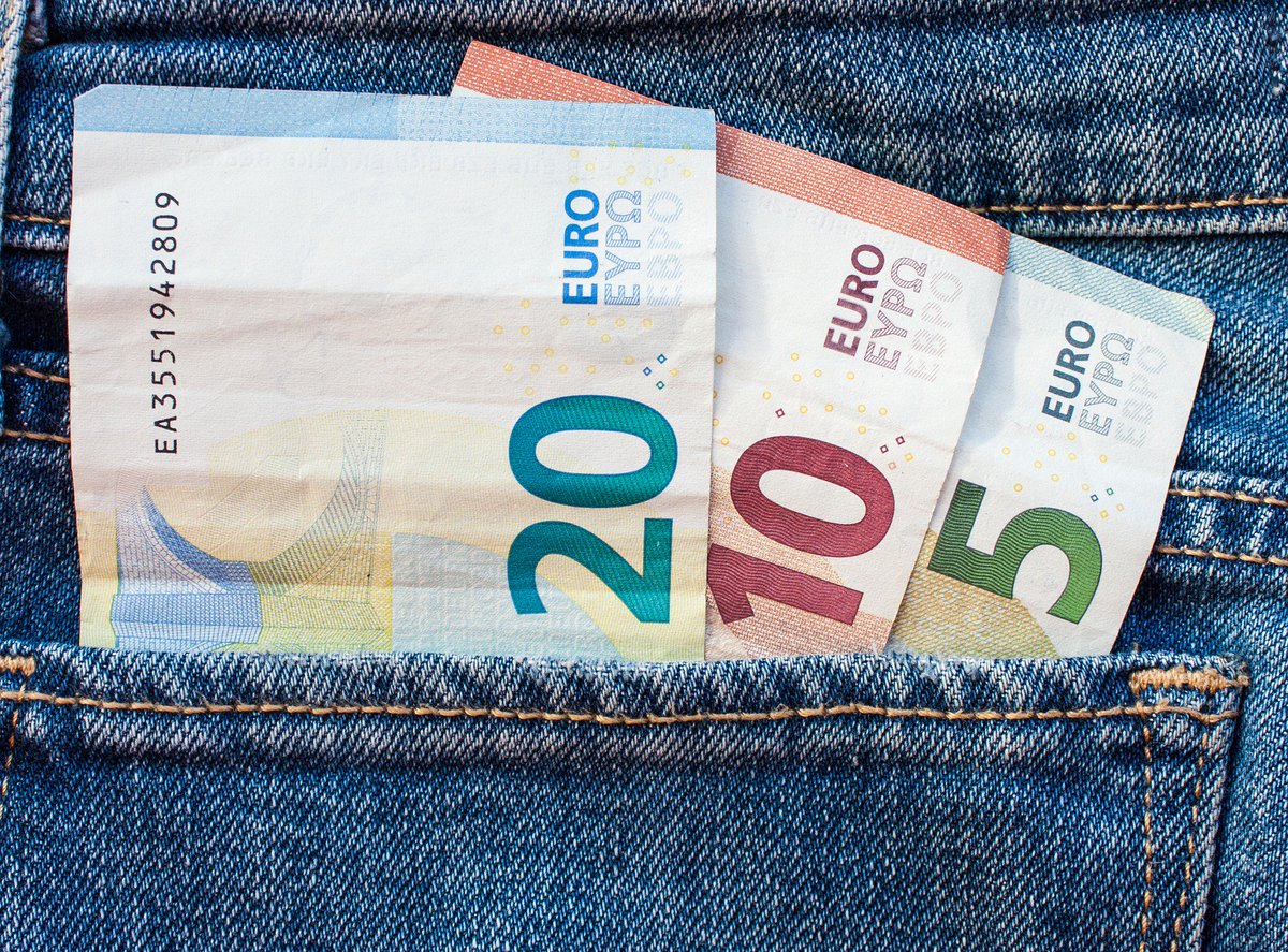 Eur Lex On Twitter How Much Is 1 Euro Worth Today In The World Eur Lex On Twitter How Much Is 1