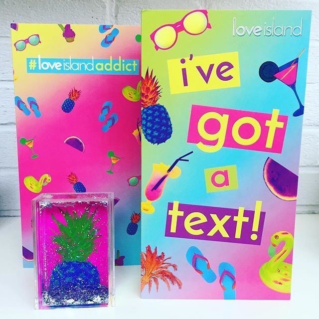 Beacon_Creative's tweet photo. Great to see our @loveisland style guide being used on so many products #loveisland #design #tropical #pineapple #flamingo #summer #beaconcreative #cocktails @clintonsretail https://t.co/pUwQqVYH4e https://t.co/FEl7IDyiEo