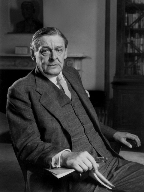 Kimseye iyi veya kötüdür demekte acele etmiyorum. Çünkü insanlar beni her zaman şaşırtmayı başarmışlardır.

T. S. Eliot