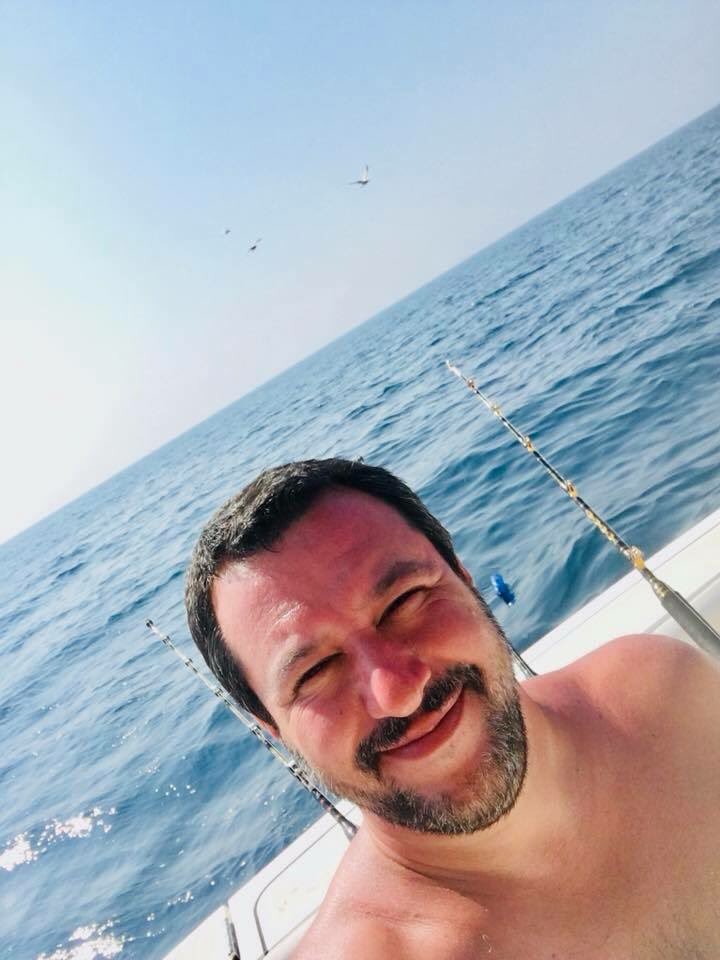 Mare, sole, silenzio, amici, due birre, natura e qualche ora di relax. Evviva la pesca in Romagna! Baci a Maiorca😁 https://t.co/U22m7JN7kC