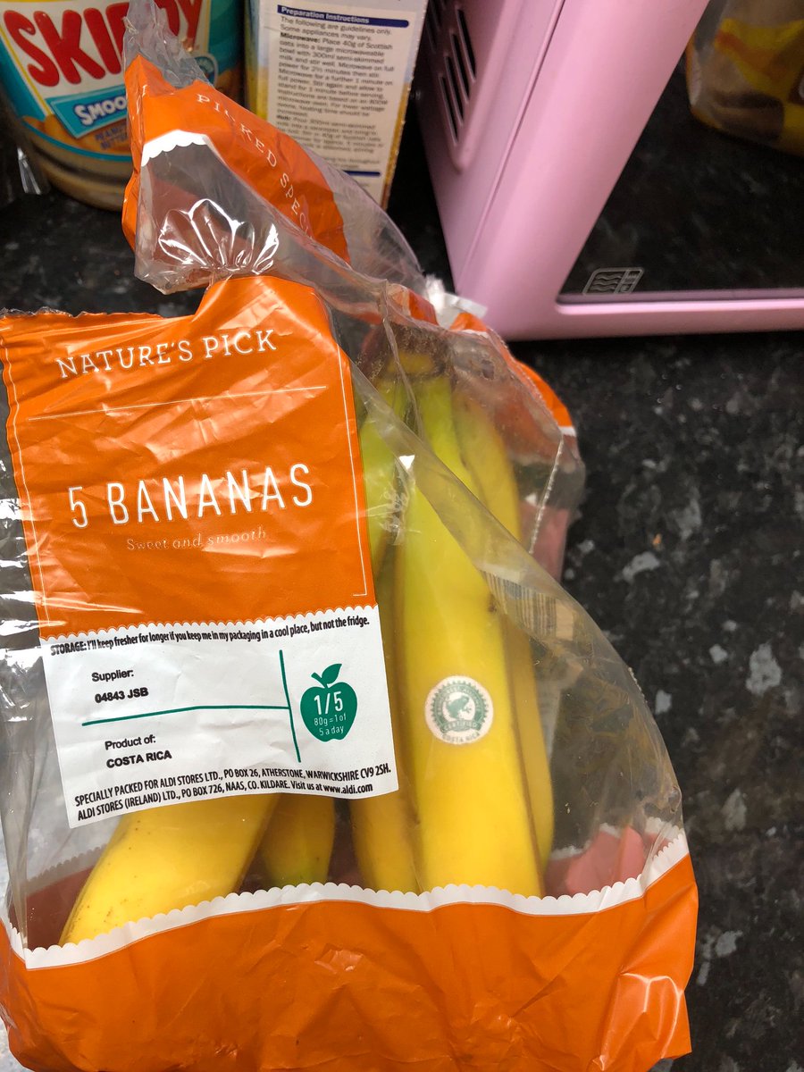 adgutteridge's tweet photo. @AldiUK found something mouldy in my bananas purchases yesterday - an unpleasant surprise!! https://t.co/lOERTRMPyx
