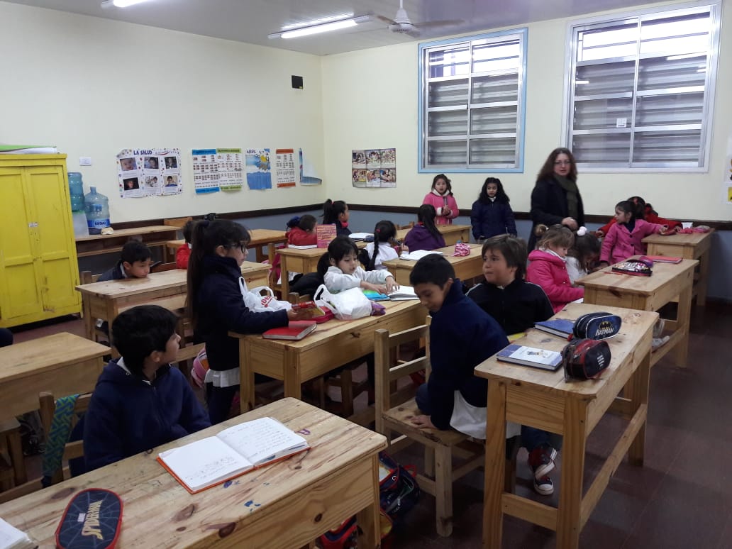 EscurdiaViviana's tweet photo. Y hoy estamos con el 100% de las escuelas abiertas. Conocemos nuestros derechos pero sabemos de nuestras obligaciones y eso nos hace bien misioneros. Priorizamos a nuestros alumnos. Entendemos que la mejor construcción se da a partir del diálogo @mariluleverberg @CGEMisiones https://t.co/3qJYtAip3I