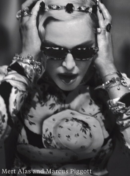 Madonna - Σελίδα 2 DjWc0AvXgAEi8W-