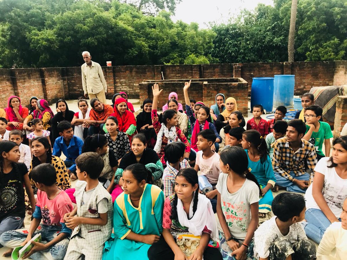 SarthakNGO's tweet photo. We would like to thank Ms. @nikkibajpai for spreading awareness on ‘importance of saving’ among our kids. It was an amazing session and the kids had a great time. 😊 Keep visiting. 😊😀
#SarthakKids #SarthakNGO #HappyVisits #Monsoon #Children #Education #Awareness #Lucknow https://t.co/VPEd9oh522