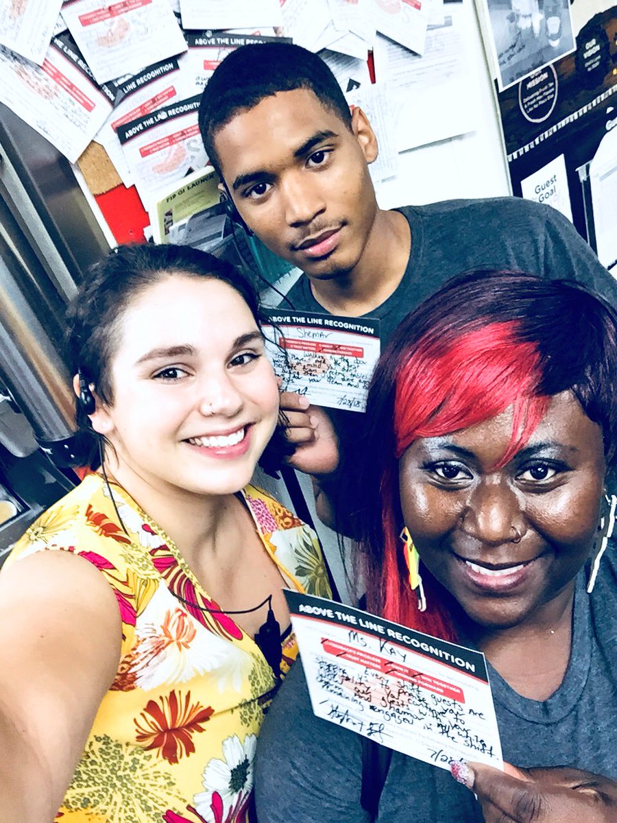 stheriot94's tweet photo. Working hard with team service and hospitality!!! #carencrolove #chilislove https://t.co/Wv0yObQOU1