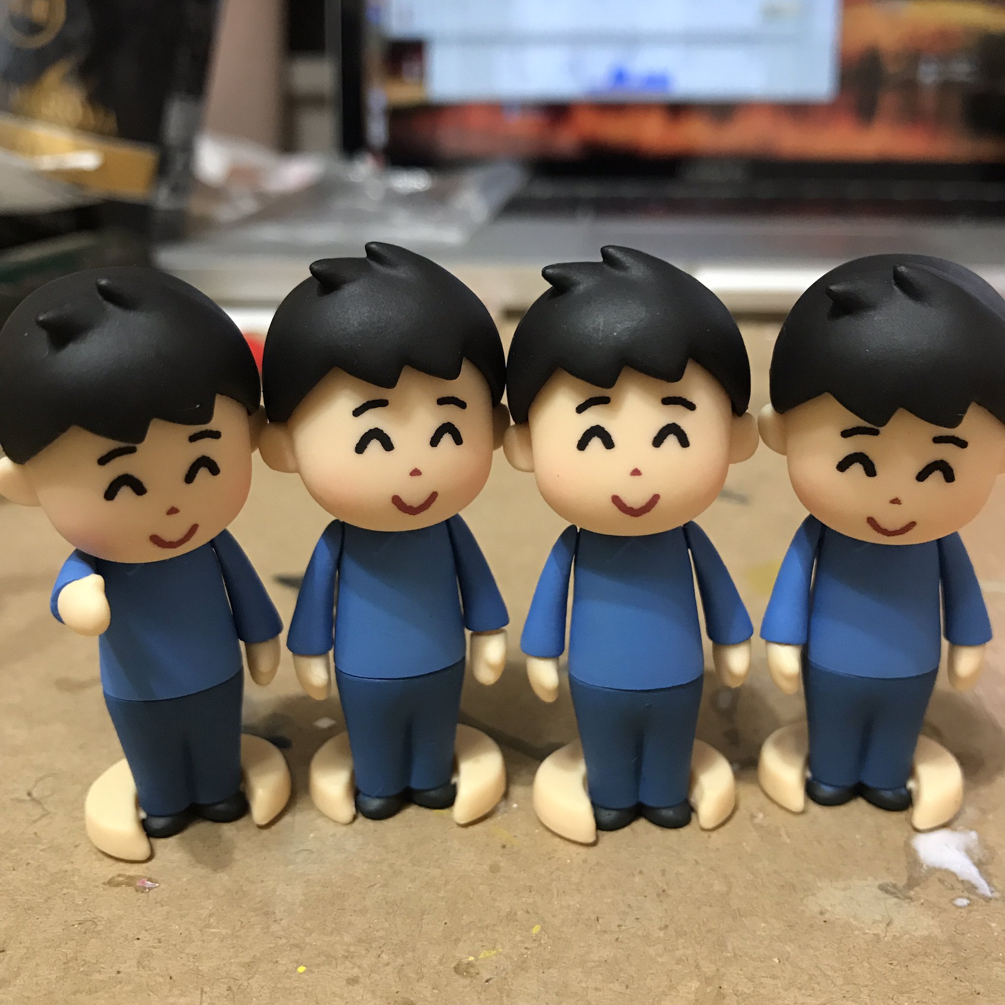 めてりん 閃光ノ破者 午前中はいらすとやトレーディングフィギュアを買うためだけに並んだけど お一人様6個までで全6種類って聞くとmax買えば全部揃うと思うじゃん いらすとやのイラスト見るたびに思い出して腹たってくる Wf18s T Co