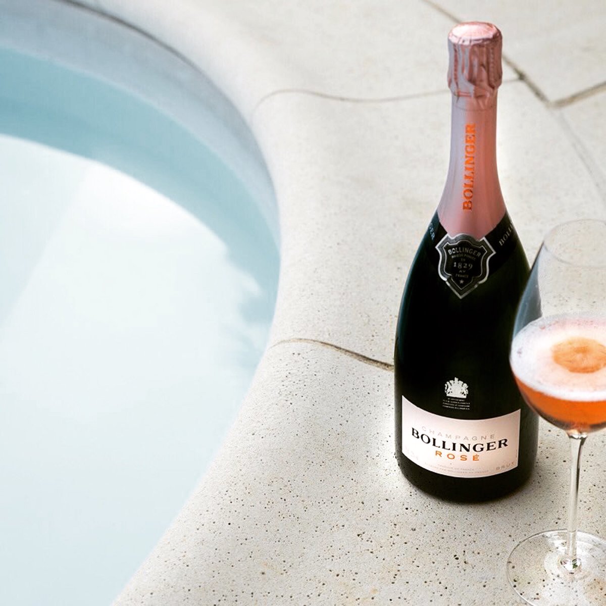 JHSWineCo's tweet photo. Some refreshment?
#bollinger #champagne #champagnebollinger #bollingerrose #lifecanbeperfect RG: @champagne_bollinger #jhswine https://t.co/lRAzW83Lgm