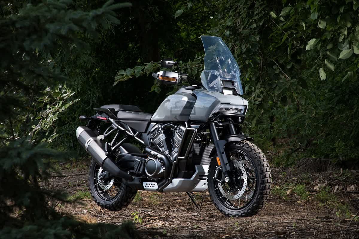 MCNnews's tweet photo. Mind-blown... Harley have unveiled a radical new range of bikes! Read more here: https://t.co/FKMqnsBr3z https://t.co/dzn5bBXkGT
