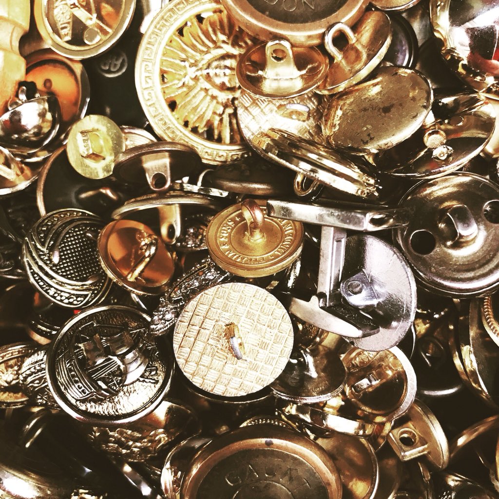 ReidsofHenley's tweet photo. Lost a button? We reckon we could find you a replacement, because we wonโt hand back your suits, dresses, shirts, trousers until we are absolutely sure we have done everything we can to make them as good as new.
#MondayMotivation
#DedicatedToPerfection
#DryCleanersLife https://t.co/YIoRQFHuOv