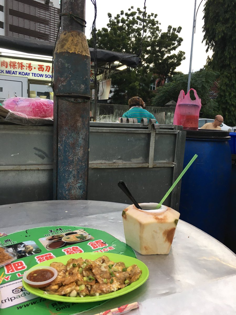 AndrewdeRozario's tweet photo. Nothing beats good Asian street food.  Arrived while still daylight.  Still eating 2 hrs later and the sun has gone down. https://t.co/vXd6tElgar