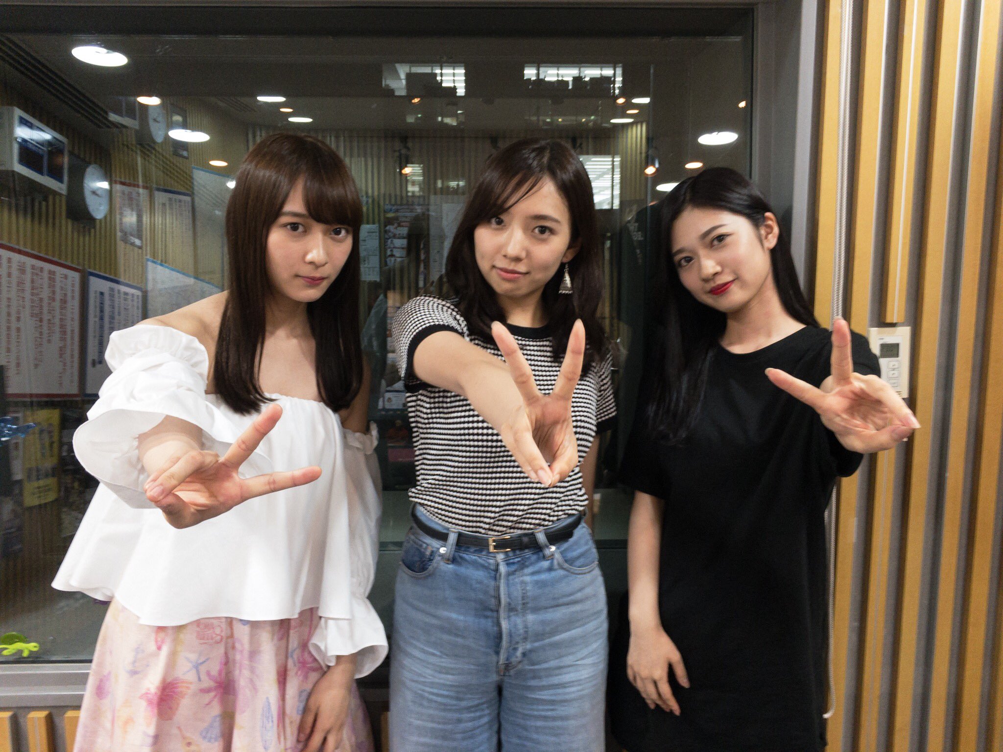 オールナイトニッポン 生放送中です 特番 乃木坂46 真夏のラジオリクエストアワー 21時台は1期生から高山一実と桜井玲香 が生登場 写真は2期生 同期 スマホからはラジコで聴けますよ T Co Tsiiexdl1d 乃木坂リクエストアワー 乃木坂新内
