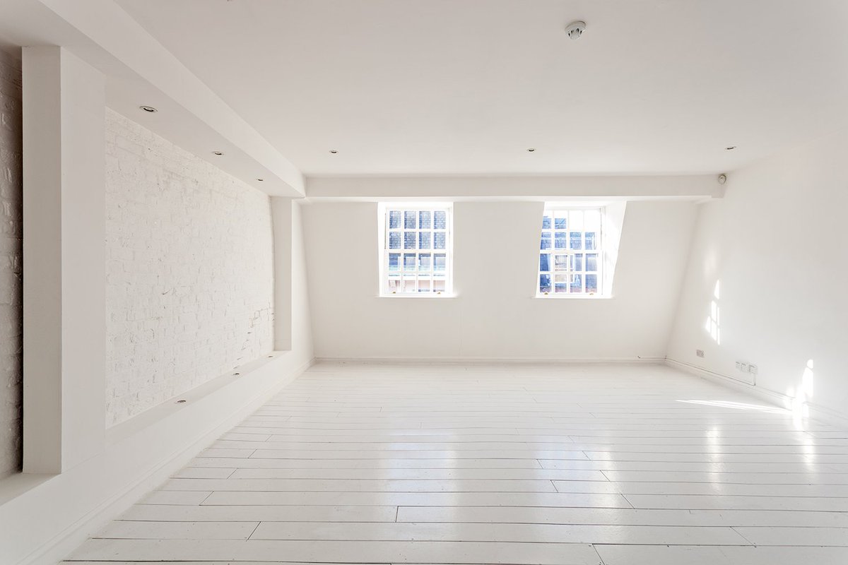 SimplyPopup's tweet photo. Find and book great spaces that can be used as a blank canvas to bring the story of your brand to life - #retail #popup #fashion #smallbiz https://t.co/DLbo4WUdoO