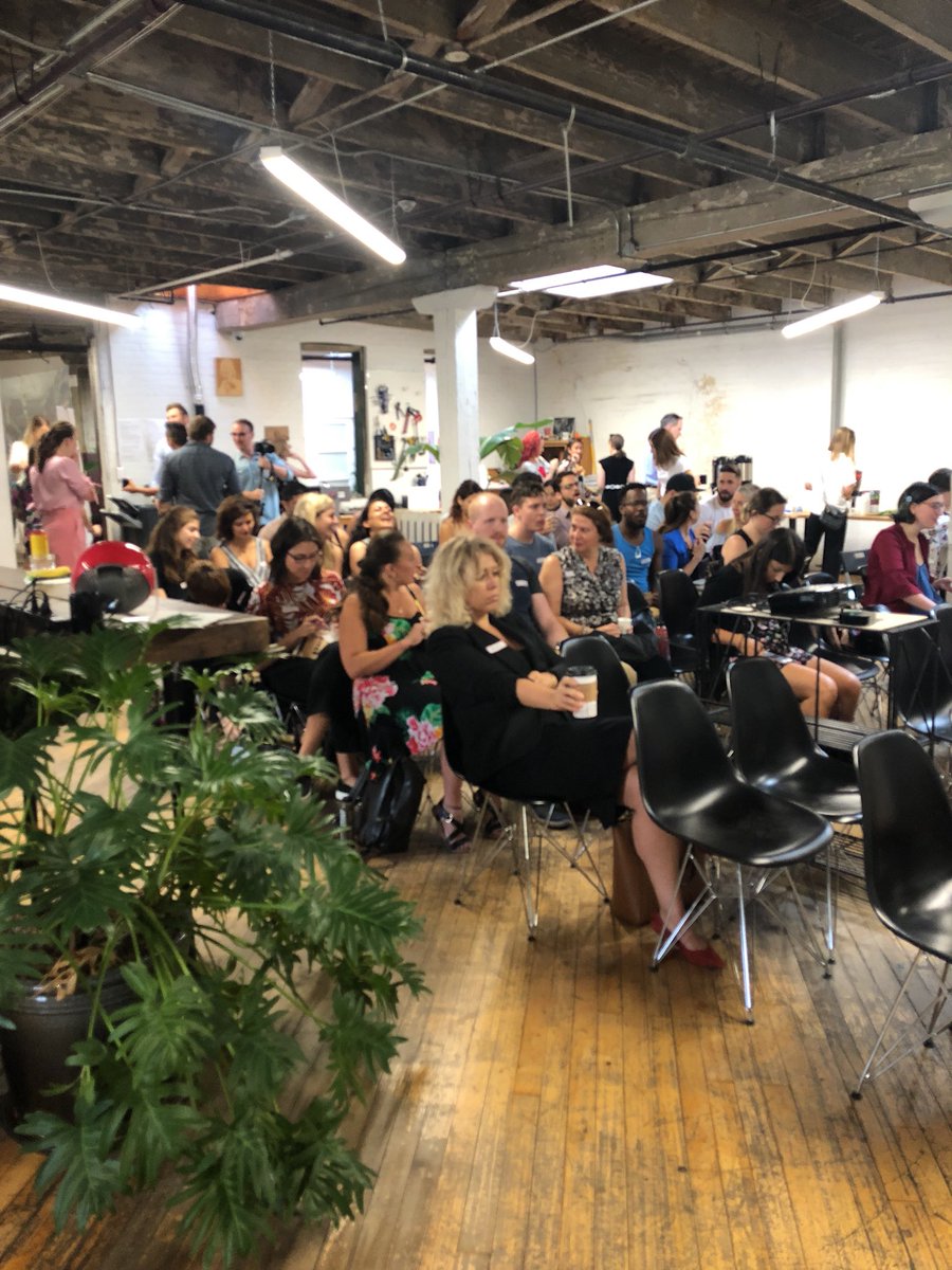 lorijosmith's tweet photo. Full house @HappyonMondays! Excited to share my story with these fine people. https://t.co/sxqCO2V9fB