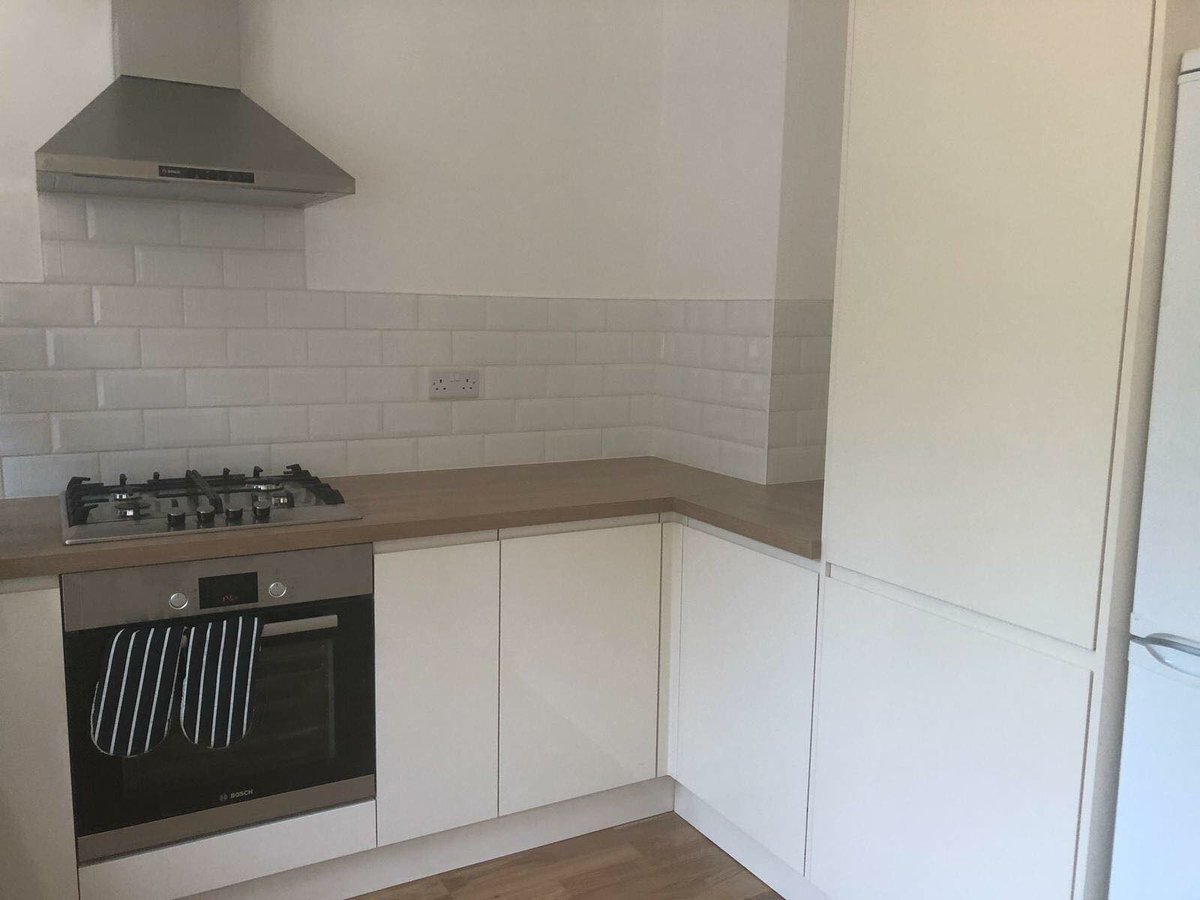 acinstallation1's tweet photo. Kitchen supplied &amp; fitted in bexlyheath, full re plastering, central heating works, plumbing, electrics, new lighting, tiling, flooring &amp; painting https://t.co/tzM7V8VSDA