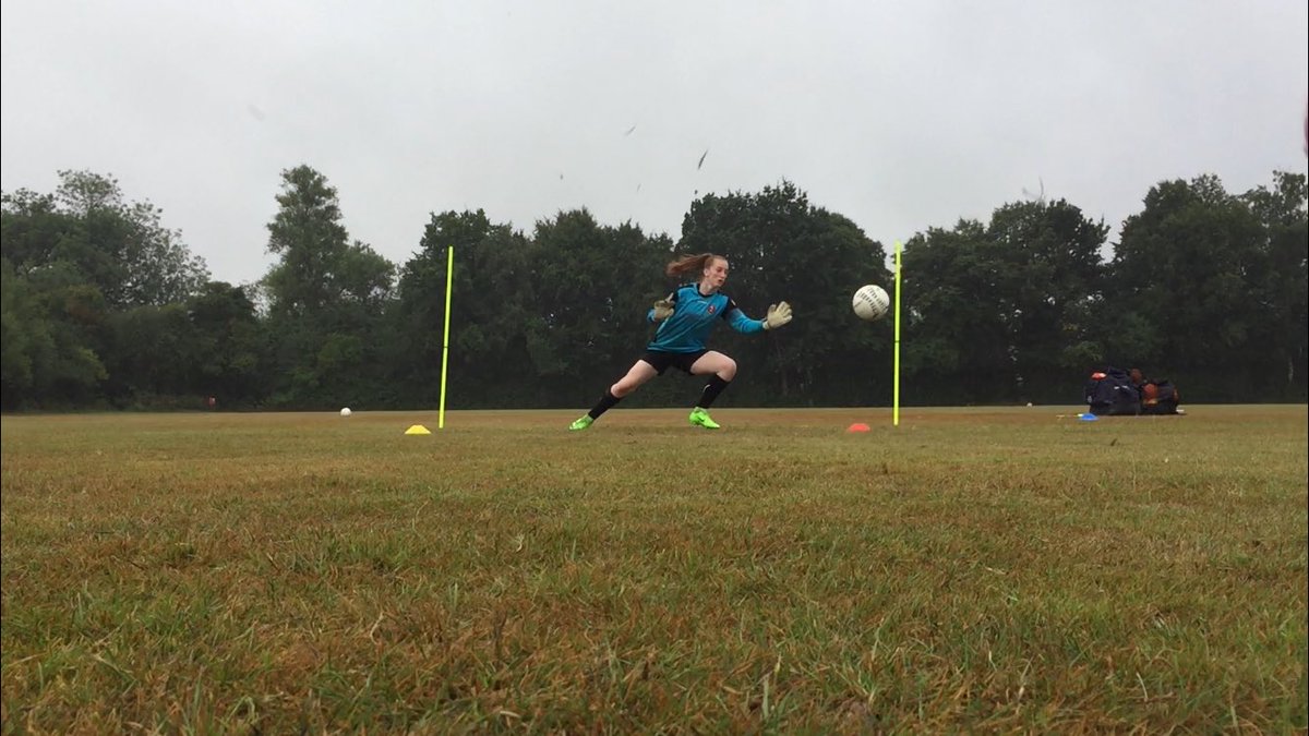 Sokprokent's tweet photo. Heidi ππ½. Great work and session as usual! #bighand #goalkeeping #uhlsport #keepz https://t.co/1RE5lcQaeA