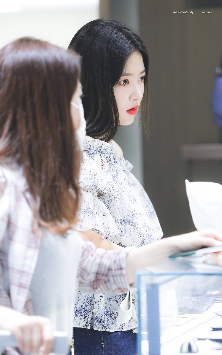 adorablecandy81's tweet photo. 180727
#예리 #레드벨벳 #RedVelvet https://t.co/lRlcigN7TM