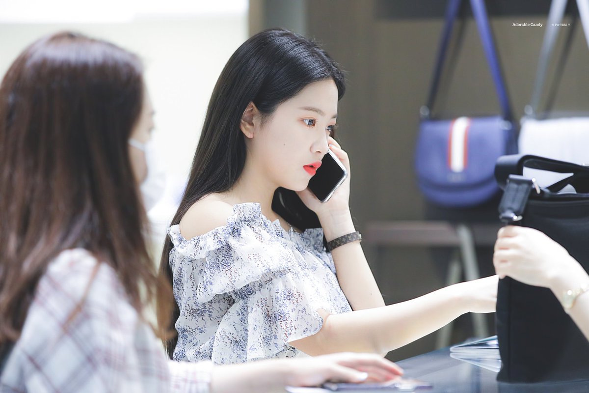 adorablecandy81's tweet photo. 180727
#예리 #레드벨벳 #RedVelvet https://t.co/lRlcigN7TM