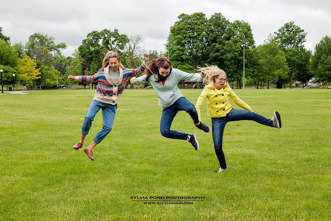 SylviaPondPhoto's tweet photo. It's #internationalfriendshipday
Are you planning something fun with your besties?
#friends #friendship #photography #fun #besties #friendshipday #portrait #kwphotographer #friendphoto #happiness https://t.co/H5F9aWWa2x