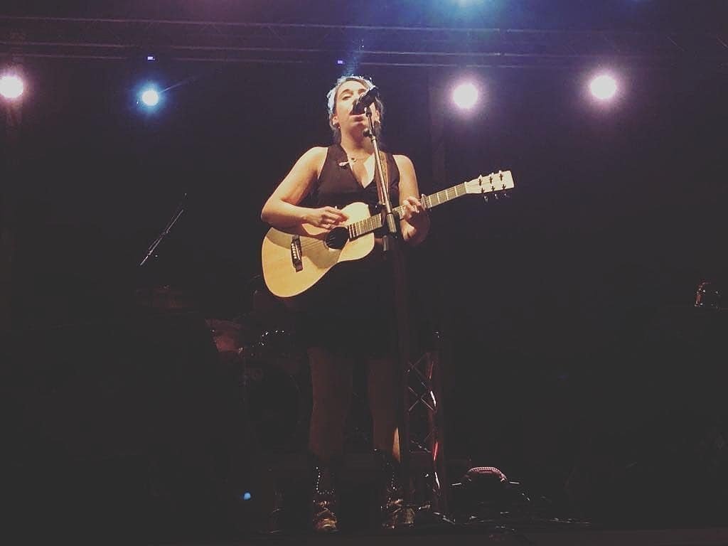 Nueva fecha!!! <a href="/PaulaRojo90/">Paula Rojo</a> actuará el sábado 11 de Agosto a las 23:00 h en el Parque de Las Peñas Huertanas, Los Alcázares (Murcia) Entrada libre.