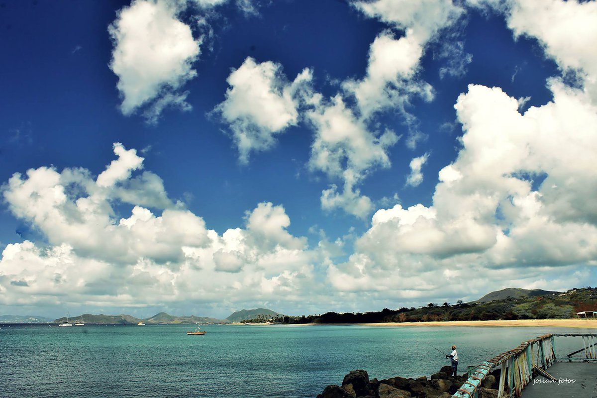 TourismNevis's tweet photo. It's Magic Monday!
Paradise found! Nevis is perfect for your summer vacation.
#NevisNaturally #Nevis 
Photo credit: Josiah fotos https://t.co/EgZFopWkaq