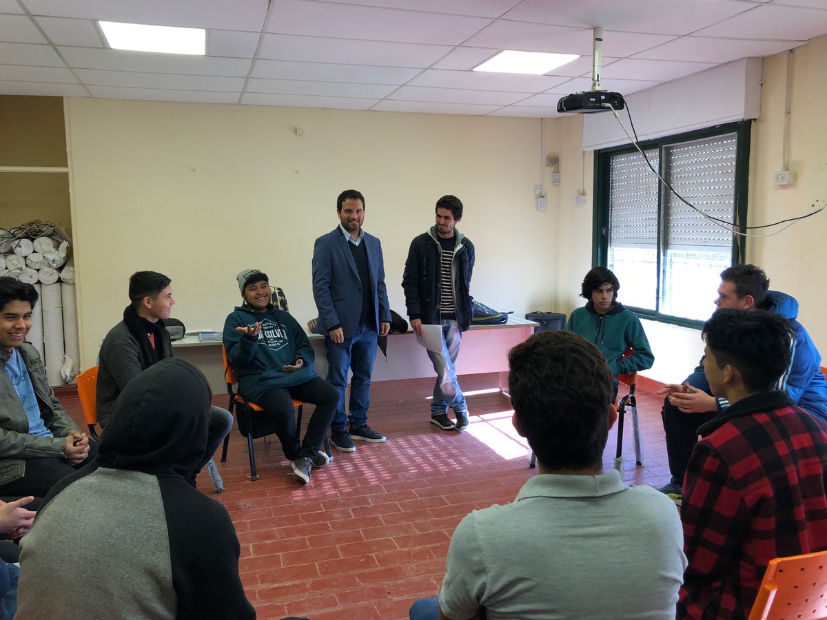PabloPrincz's tweet photo. Hace unos días, visitamos junto con @Lgoro y las autoridades educativas de #Pilar la Escuela Técnica N°2, donde los #PExAs Mariana y Martín desarrollan el Modelo de Naciones Unidas para potenciar habilidades del S.XXI. ¡Felicitaciones! @EnsenaxArg @INETetp @copretBAok https://t.co/gioIMsL460