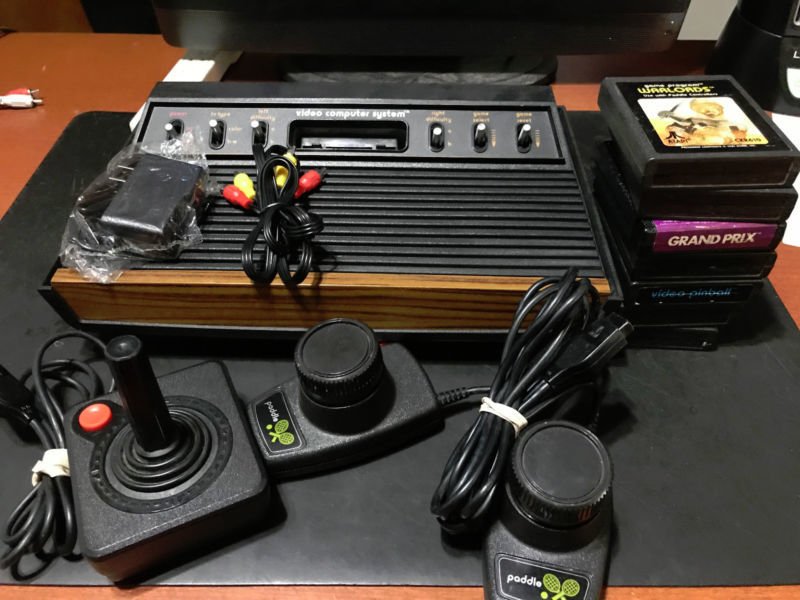 VGDealsRetroUS's tweet photo. #Atari2600 6 #Switch (Light) Console AV Mod, Joystick, Paddles, 7 Games. Refurb #retrogaming #ebay 🔥🔗https://t.co/BiJqVwWU15 https://t.co/0cwcHIW6vB