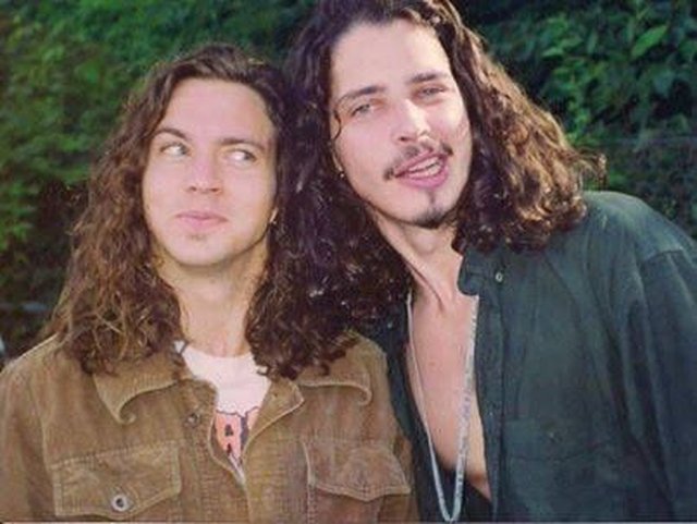 BoredWeb3's tweet photo. Chris Cornell &amp; Eddie Vedder. 😏

#InternationalFriendshipDay https://t.co/BRZRB3kw9j