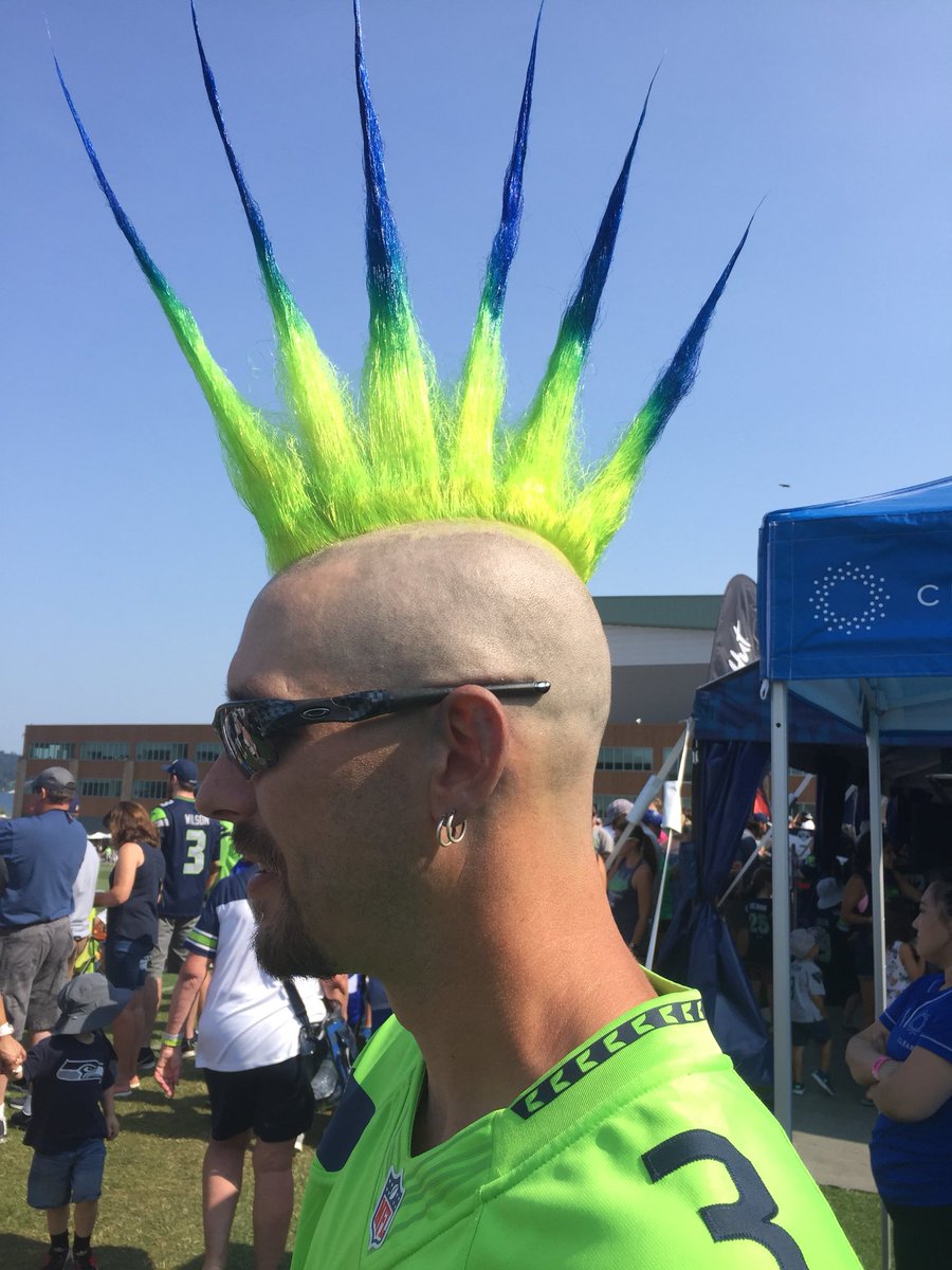 These #12s got some serious team spirit ✊️ Who’s rocking this hairstyle this season? #SeahawksCamp