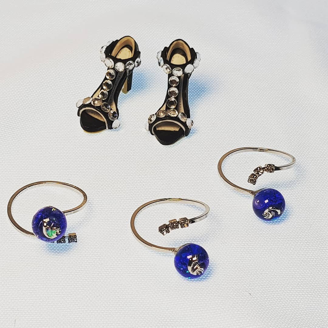 휴가갈때 나도 데려가 푸른바다랑 함께
.#color_nori #컬러노리 
#휴가 🎶 때 달고 가주는 센스
#주문제작🇰🇷

🦄제작문의
>> DM으로 주세요