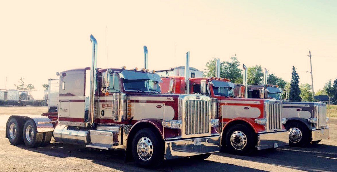 #Peterbilt provides distinctive style and class for your adventure. Visit hubs.ly/H0dbVPx0 to view options for your Pete. Featured here, L.F. Mattice Farms and Trucking out of Ontario. #TruckingTradition #PrideComesStandard