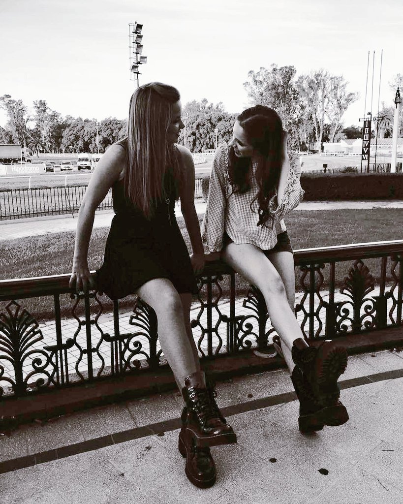 COLORADAMEDINA's tweet photo. Amigas por escolha/irmãs por coração ❤️
 te amo minha nenita linda 😘 que estes 3 anos se multipliquem por muitos mais 👭
 #Saranita #Ninema 
📸: @PhotoInvisivel https://t.co/7X7KpOPhZN