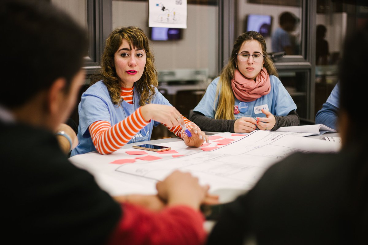 UTECuy's tweet photo. Emprendemos en todo el 🇺🇾🔝
Ayer culminó el primer #SWFrayBentos en el #ITRsuroeste 
Durante 54 horas, más de 40 estudiantes de diferentes instituciones y departamentos se juntaron, idearon y armaron proyectos para emprender 💪
Gracias a todos/as por participar! 🙌😀 https://t.co/T6St8jMSrJ