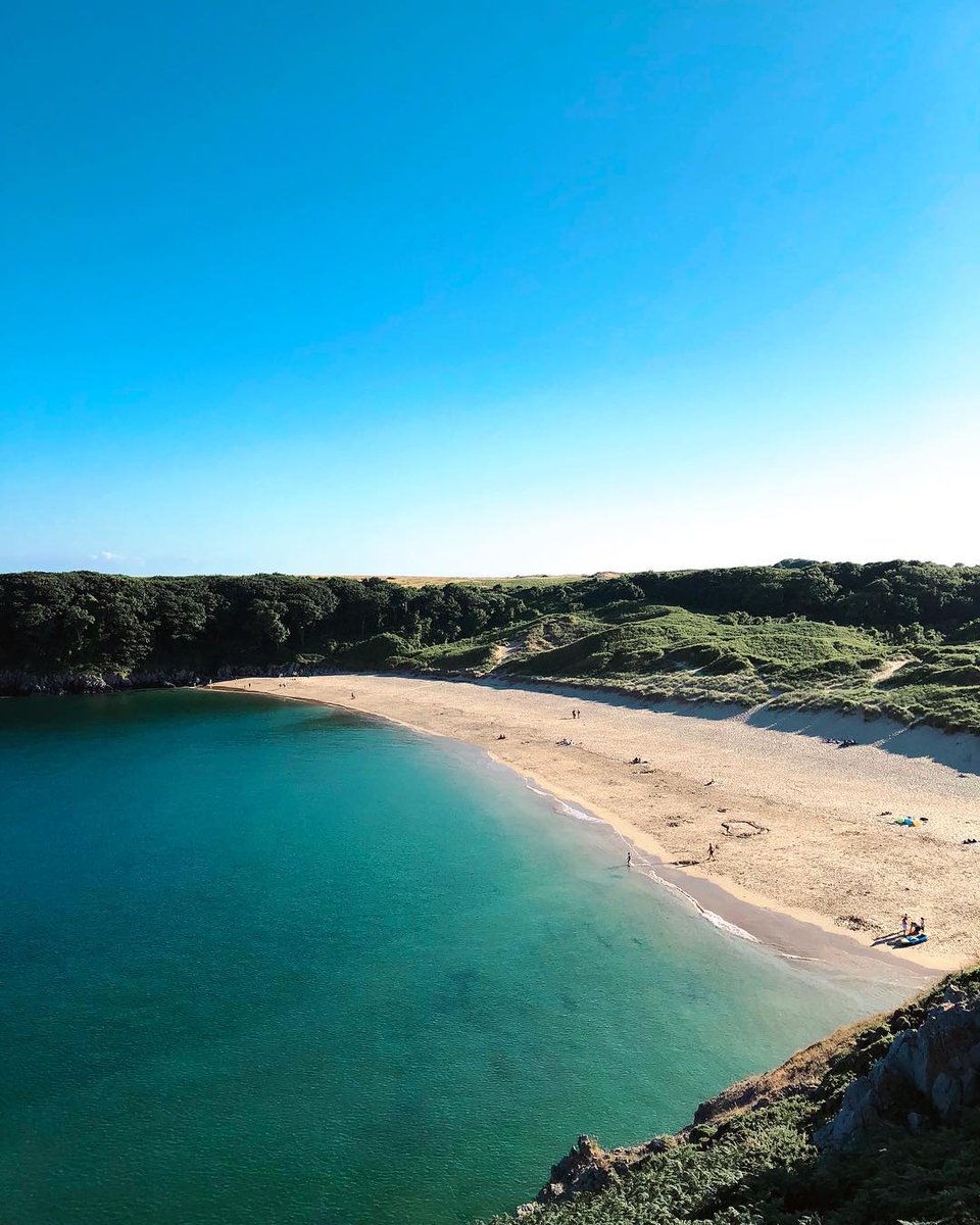 🌊 'Definitely didn’t realise Wales was this beautiful'
📍 Barafundle Bay, Pembrokeshire
📸 Image by Dani Leat instagram.com/danileat/