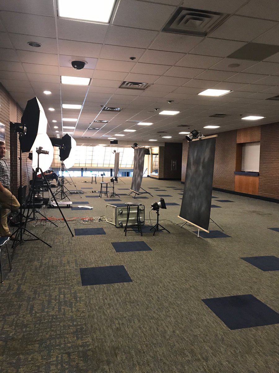 No waiting at the senior photo line! Come on down.