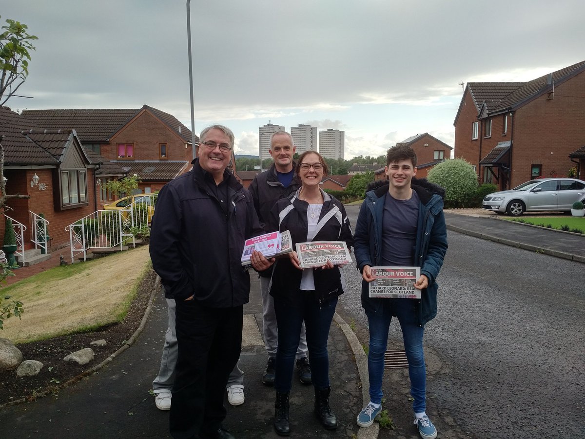 Katewatson67's tweet photo. Another good shift this evening...with @FMcAveety and @shettlestonclp taking Labour's message round the doors in #GlasgowEast 🌹Voters keen for change &amp; for a Lab Gov that will work #ForTheMany https://t.co/SzYR4f6ViA