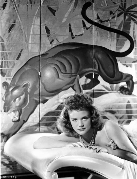 oldhollywood21's tweet image. Simone Simon in a publicity still for Cat People. #photooftheday