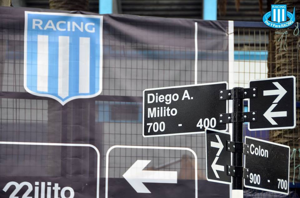PoryParaRacing's tweet photo. Hace dos años, en conjunto con todo el pueblo Racinguista, logramos un hecho histórico: que una de las calles que rodea el Cilindro lleve el nombre de #DiegoMilito.

#SerásEterno22
#UnPríncipeConCalle https://t.co/WoPlHyOUpB