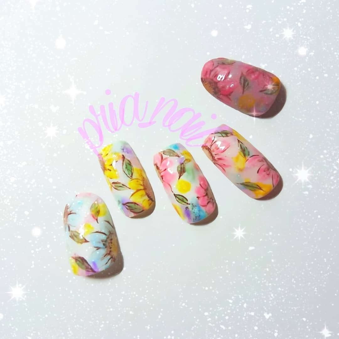 pria_nail's tweet photo. #neko先生 のライブ見て練習💨上手くいかない😥お花は苦手なので上達したい😀💕🌼
#nail #nailart
#ネイル #ジェルネイル
#ジェルネイル好きな人と繋がりたい
#プリジェル #ベティジェル https://t.co/RK9fPOMIIa