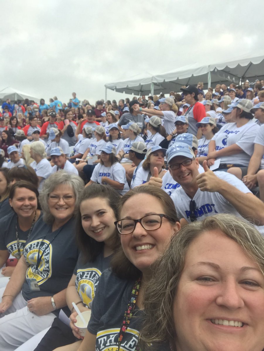 ParhamAudrea's tweet photo. #BETHEONE who has amazing fun with coworkers to get pumped up for the year!!! https://t.co/YvNdwlMpvY