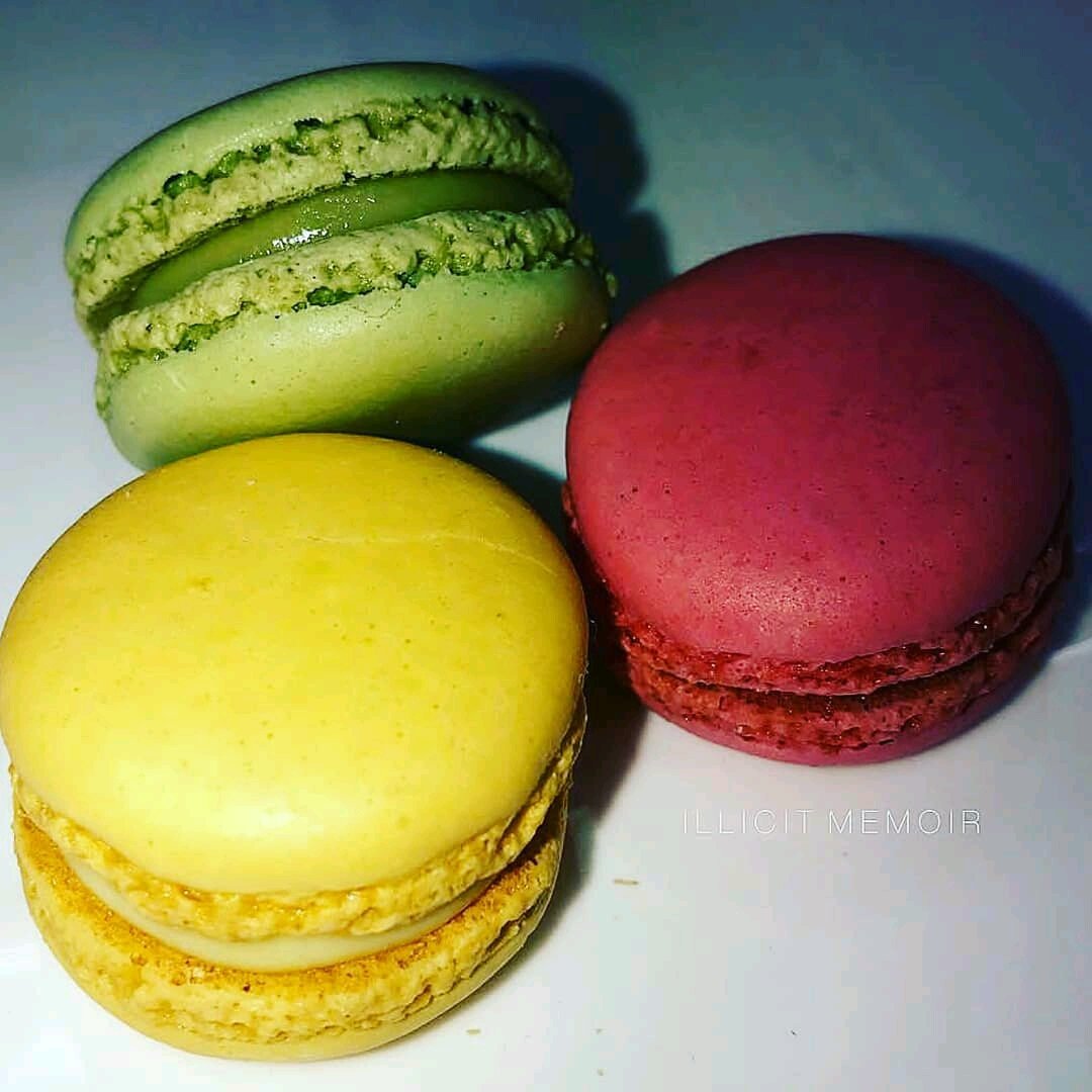 MichaLebailly's tweet photo. #yummy #girl have fun #eat #macaron #sweet #cake make me feel #better #higher #happier #lovefood when I'm #depressed #twitter #instagram #instacake #instalikers #instamacaron #french #cuisine #goodafternoon #pictureftheday #summer #july https://t.co/iPen1uol1D