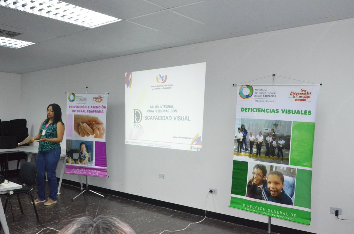cen_araguaney's tweet photo. #EnDesarrollo ||  en el Salón Hugo Chávez de  la DG de Educación Especial del MPPE Jornadas de Formación Integral para Personas con Defeciencias Visuales en Edades Tempranas  @NicolasMaduro  @JauaMiranda  @RosangelaOrozco@eugeniapinero @Nancyor7 https://t.co/Ii0IUuuytP