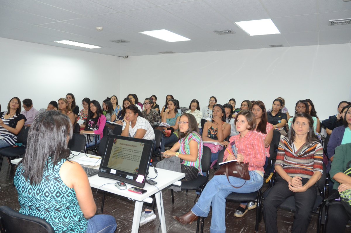 cen_araguaney's tweet photo. #EnDesarrollo ||  en el Salón Hugo Chávez de  la DG de Educación Especial del MPPE Jornadas de Formación Integral para Personas con Defeciencias Visuales en Edades Tempranas  @NicolasMaduro  @JauaMiranda  @RosangelaOrozco@eugeniapinero @Nancyor7 https://t.co/Ii0IUuuytP