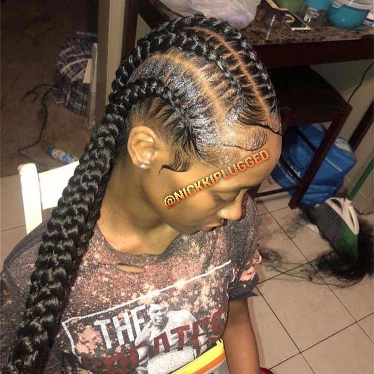 nickkiplugged's tweet photo. feed-in braids 😈•
•
•
for more follow ( me ) @nickkiplugged •
•
•
#hairstyles #boxbraids #boxerbraids #triangleboxbraids #longbraids #hairstylebraid #redbraids #blondebraids #braidphotos #braidpattern #braidstyles #braiding #feedinbraids https://t.co/t7dsgu6eht