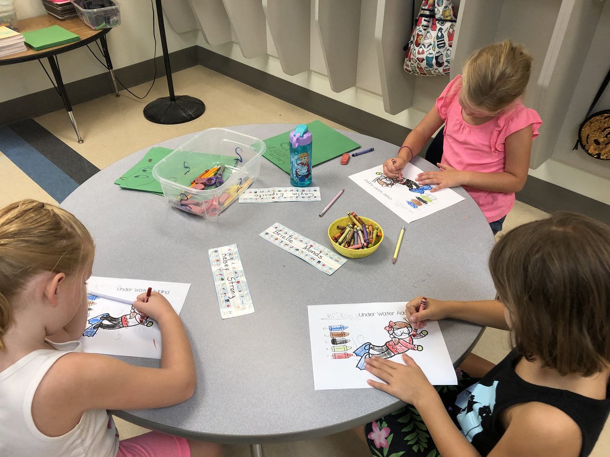 JRobinsonKinder's tweet photo. #Subtraction & #Addition in first grade #UsingAKey https://t.co/9uTFEvn3dB