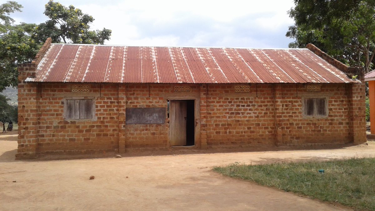 LumuRobert1's tweet image. On of the problems affecting the education sector is lack of staff quarters.  At kyanamuyonjo MN,  we want to cure this by renovating an already existing structure. Support is highly needed to make this happen 
#putyoursignatureonthisproject #supporttheproject