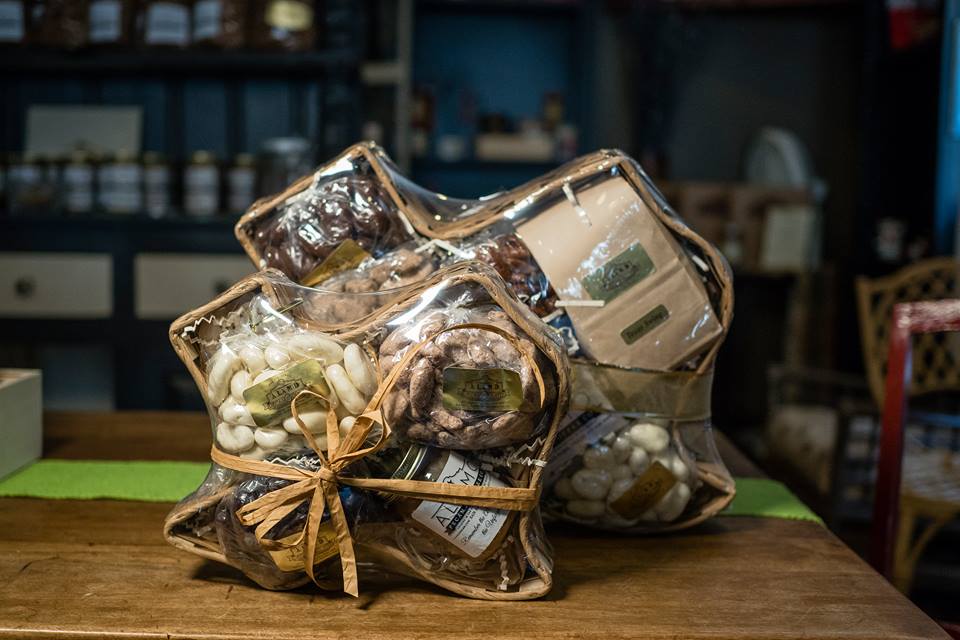 Need a gift? Our #Texas baskets are filled with flavored and candied pecans, gourmet #coffee and delicious local goods! Stop by our store in #SanSabaTx or visit us online alamopecan.com #gotpecans #pecancapital <a href="/TXAG/">Texas Attorney General</a> <a href="/TexasMonthly/">Texas Monthly</a> <a href="/TexasHighways/">Texas Highways Magazine</a>