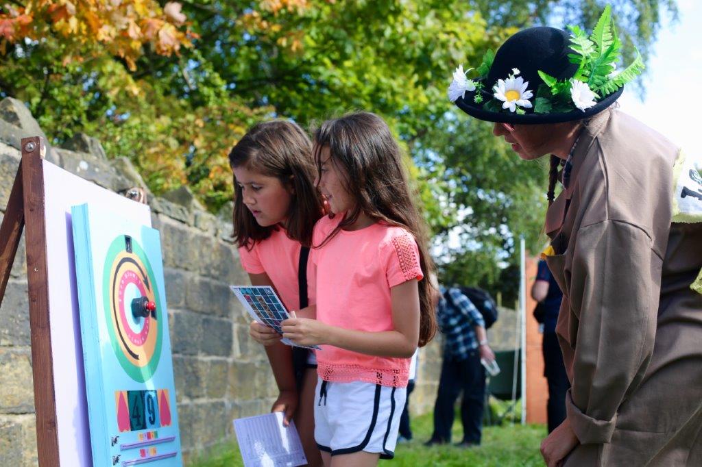 burnleyfest's tweet image. Join the #TowpathExplorers on #TheWeaversQuest, a free, fun, family trail. Have you got what it takes to be the best weaver in town? On the trail you will meet some curious characters, while you collect items to build your &apos;expertise&apos;. burnleycanalfestival.org/whats-on/ @angiethompson1